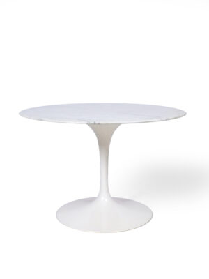 Saarinen dining table 42" round