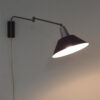 Grijs metalen wandlamp met arm