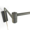 Grijs metalen wandlamp met arm