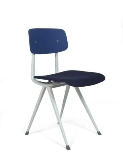 Blue Result stoelen - F. Kramer & W. Rietveld - Hay & Ahrend