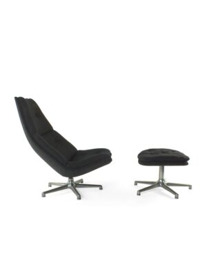 Artifort chair with hocker