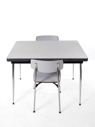 formica tafel met 2 stoelen