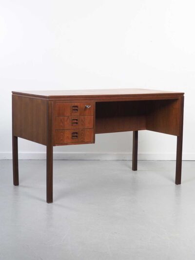 Deens teak bureau