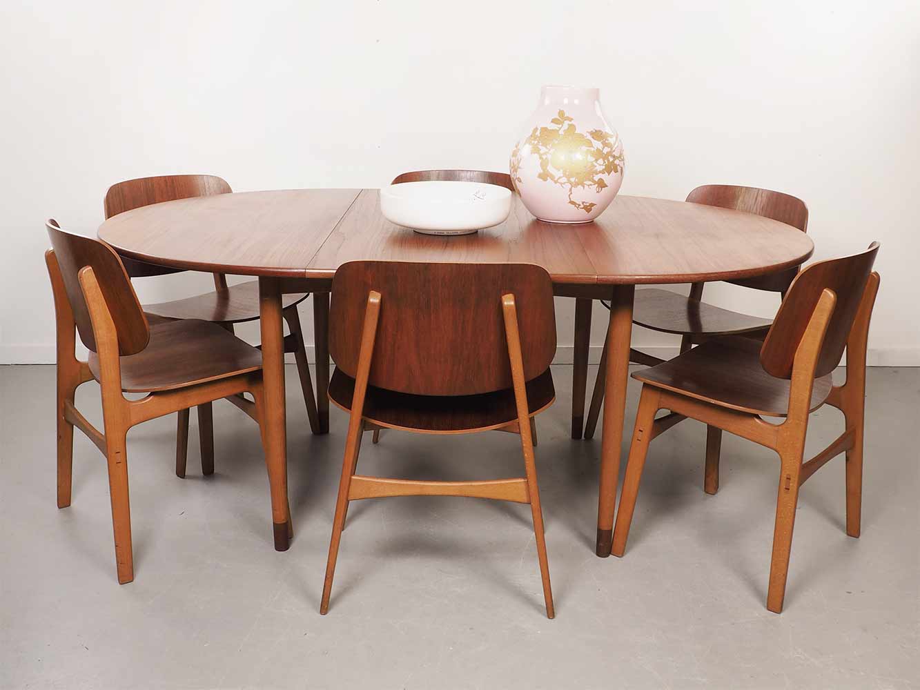 Extendable dining table Borge Mogensen Soborg Mobelfabric