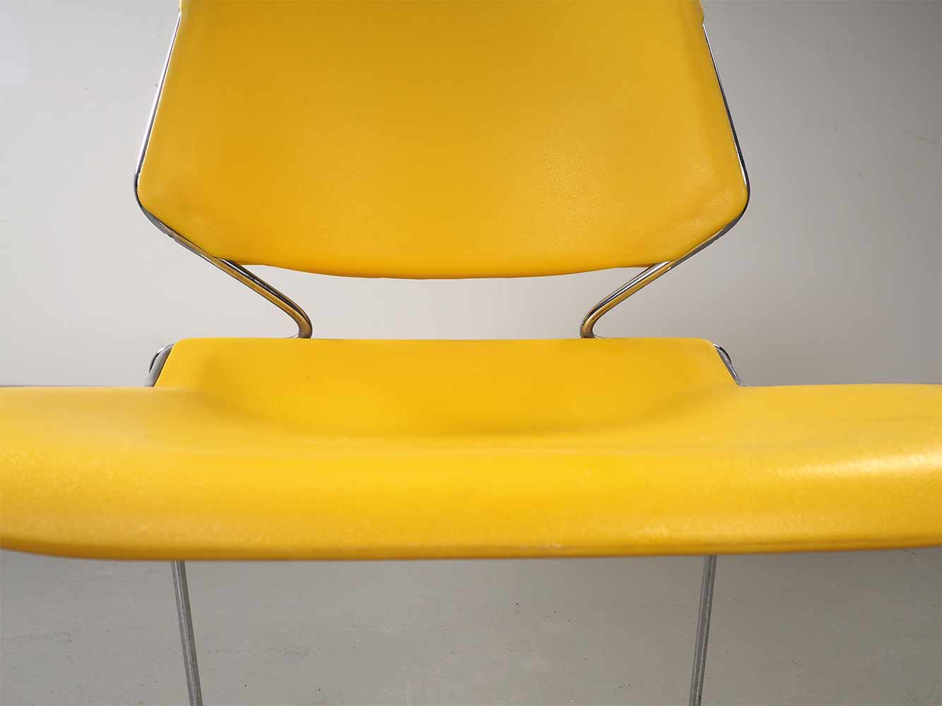 Gele stapelbare stoelen - T. Tolleson - Matrix Krueger USA