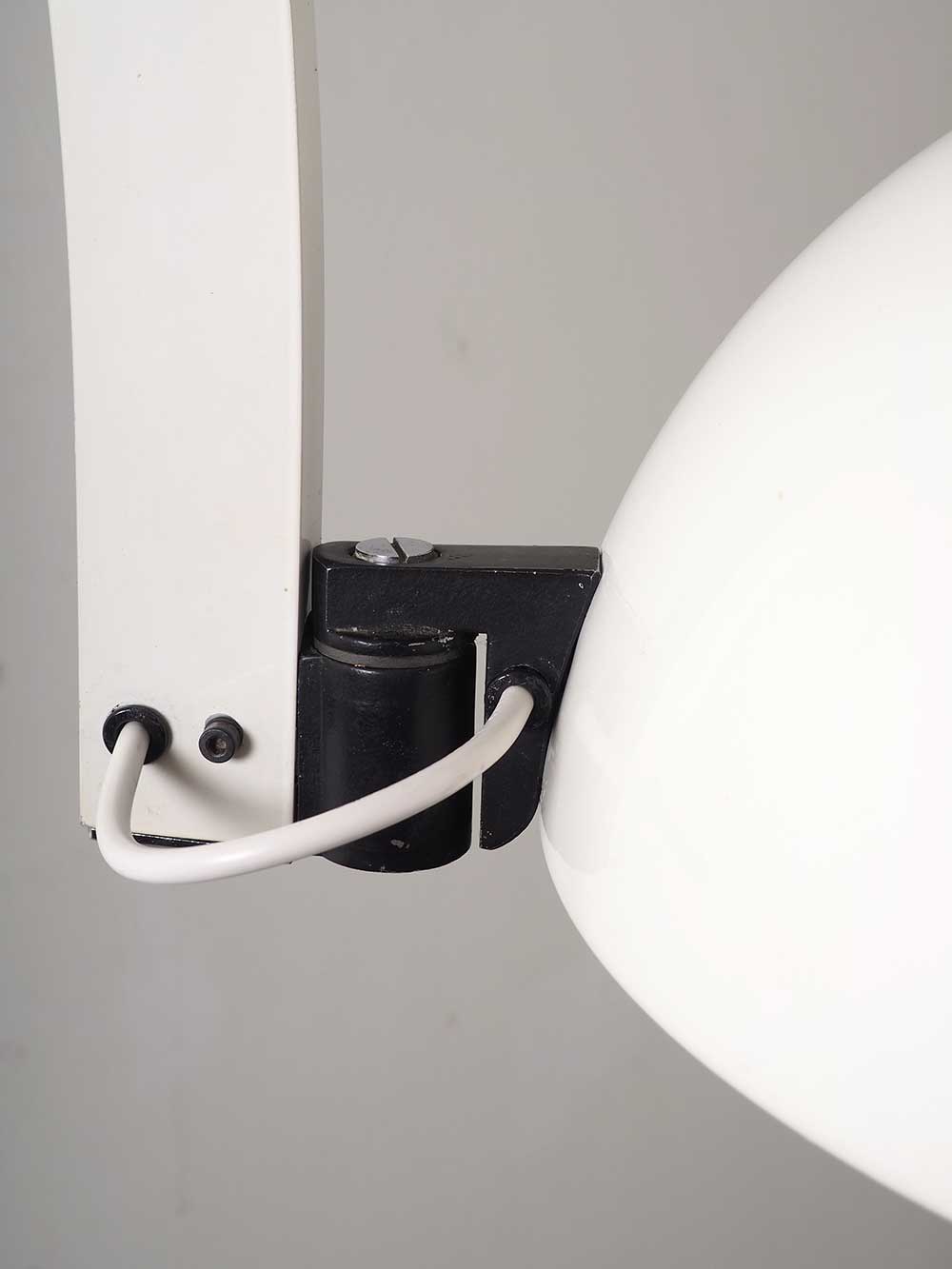 Wand booglamp die kan draaien wit metaal