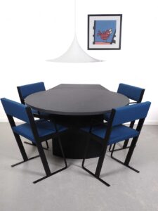 Castelijn 80s table