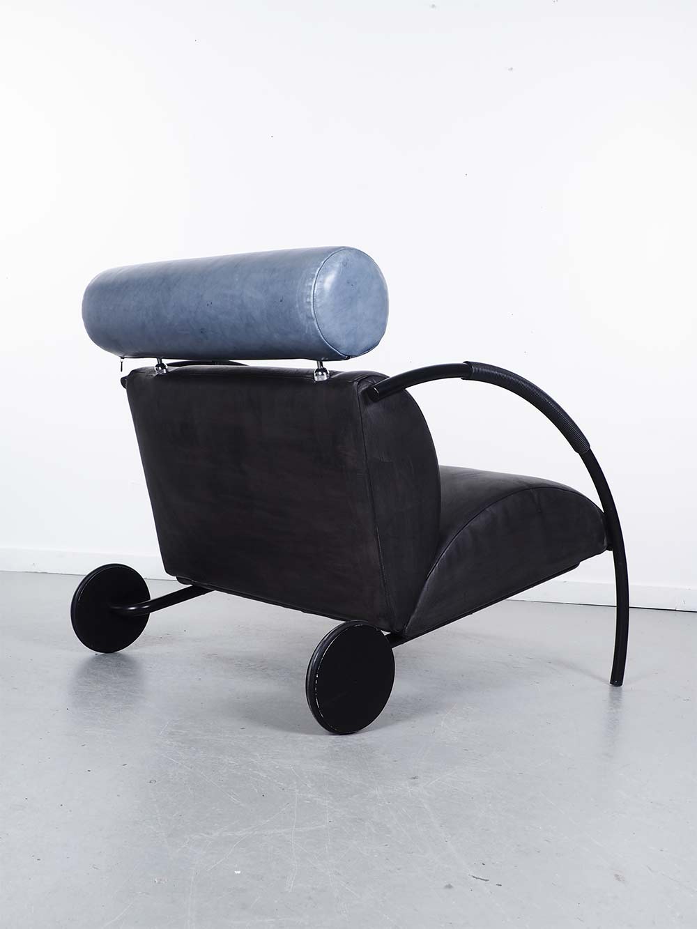 Zyklus fauteuil met hocker – Peter Maly – Cor