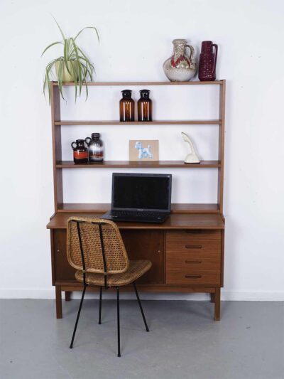 zweeds boekenkastje en bureau teak fineer