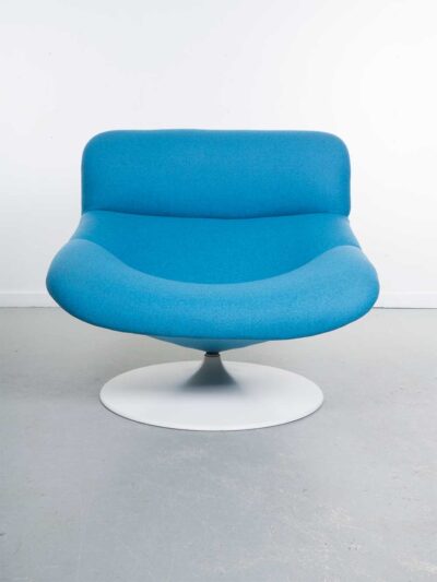 Artifort Draai fauteuil nieuw gestoffeerd ontworpen door Geoffrey Harcourt Model F518